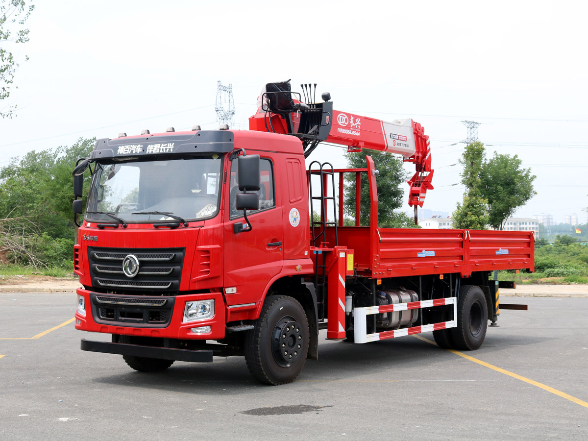 東風(fēng)華神F5排半上裝長興8噸直臂式吊機