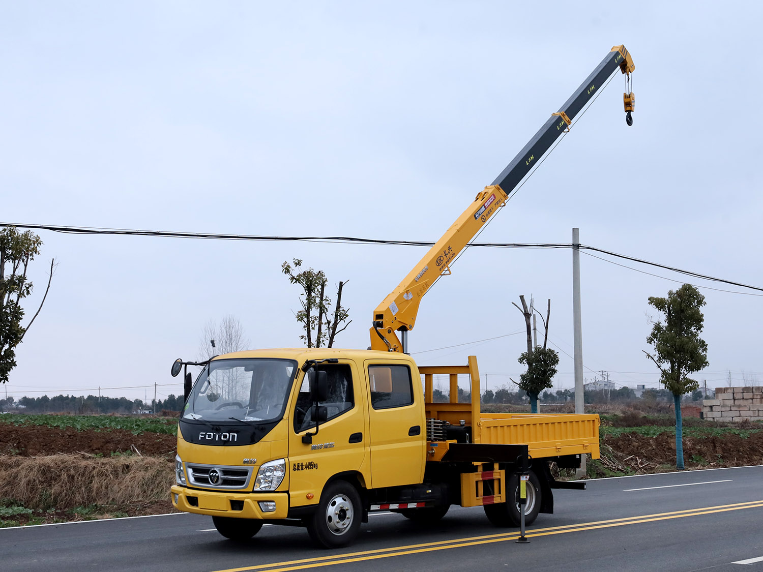 福田藍(lán)牌雙排座隨車吊